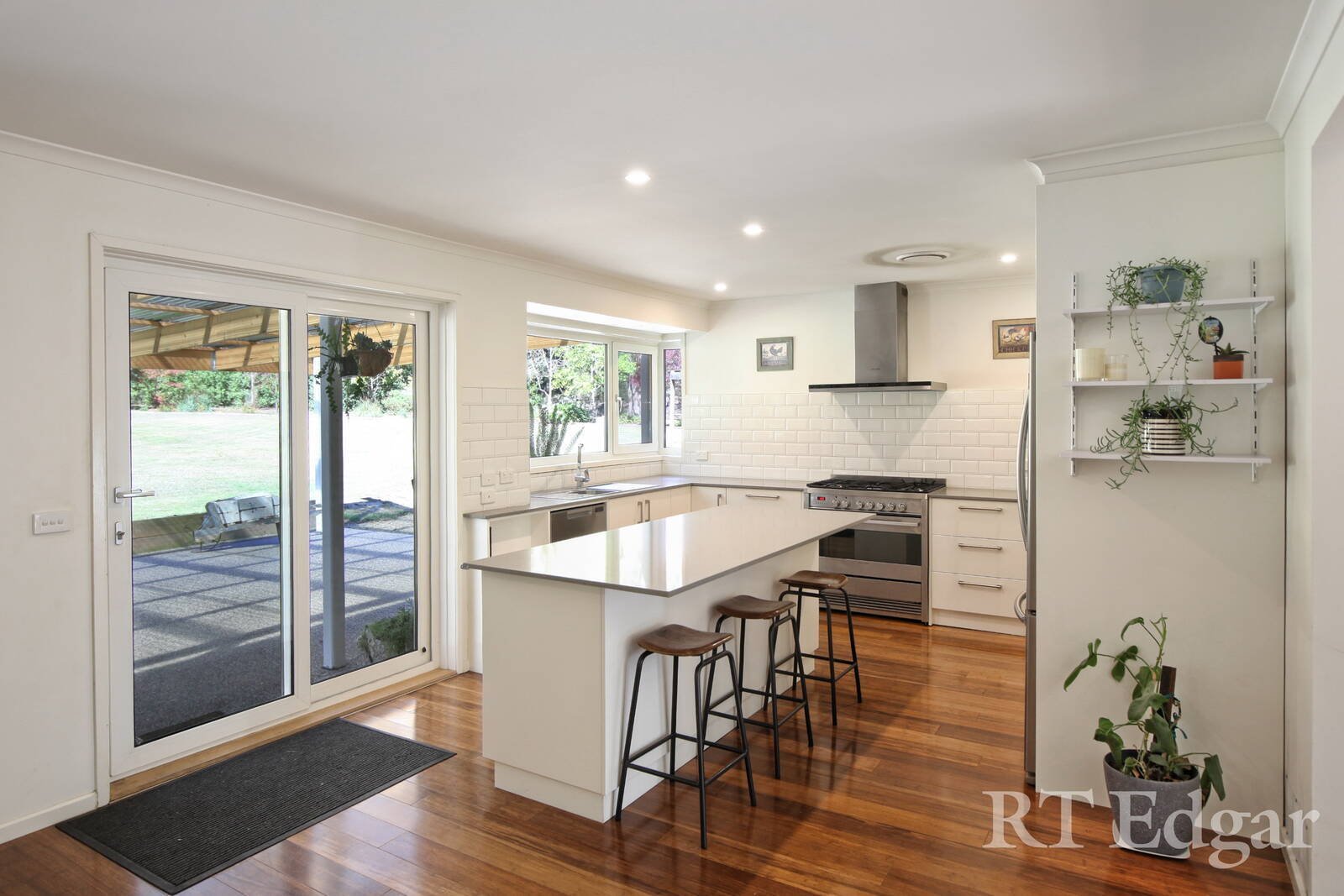 Real Estate and Property in 177 Chambers Road, Woodend, VIC