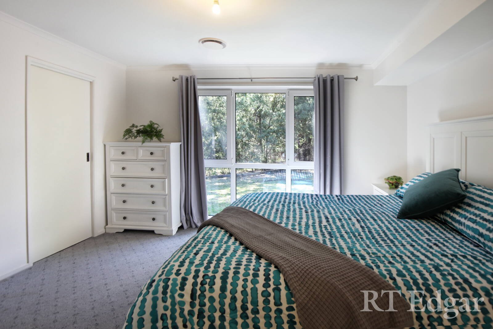 Real Estate and Property in 177 Chambers Road, Woodend, VIC