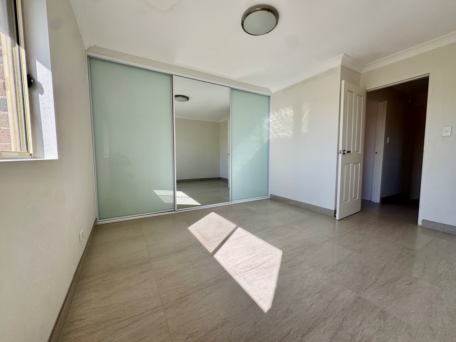 1/77 Gould Street,  CAMPSIE 3