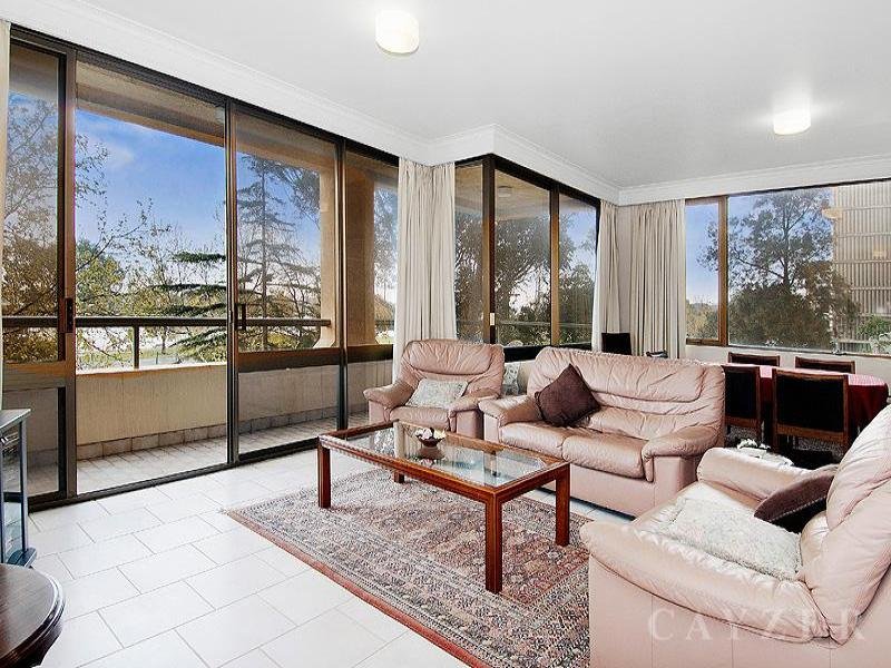 Gallery: 17/73 Queens Road