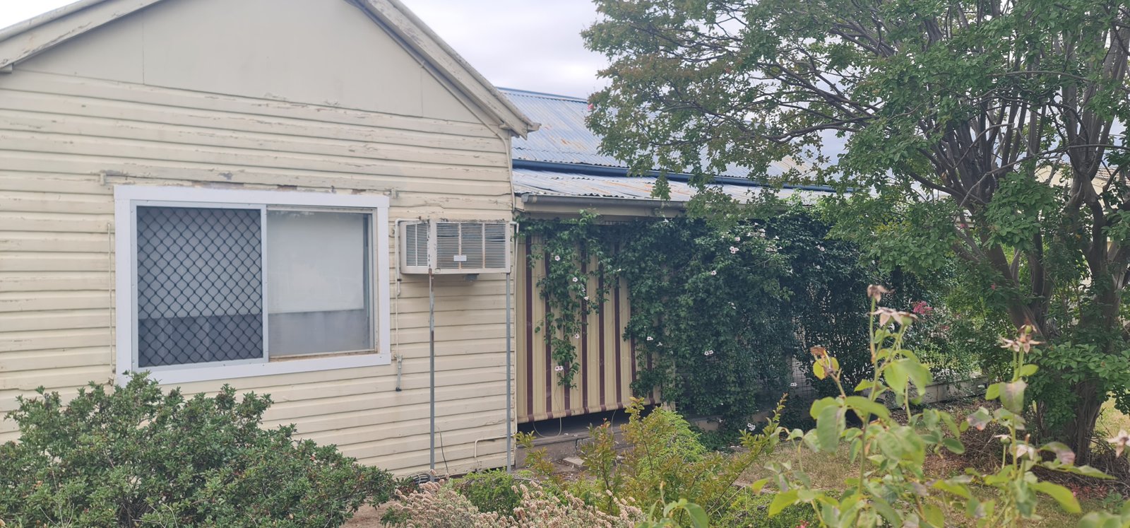 178 Capper Street TUMUT 2
