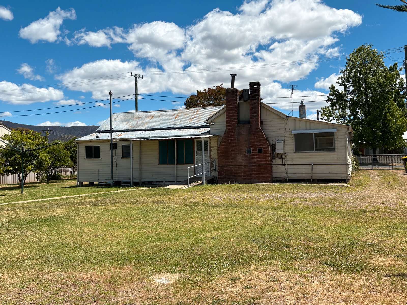 178 Capper Street TUMUT 5