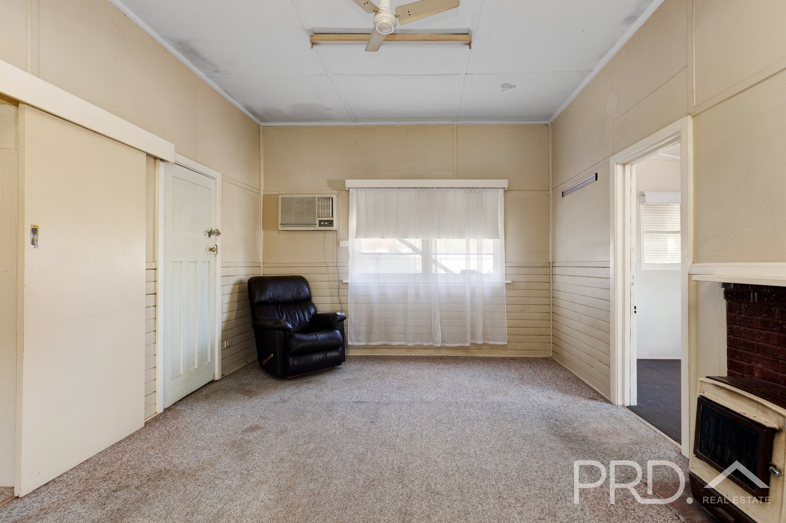 178 Capper Street TUMUT 7