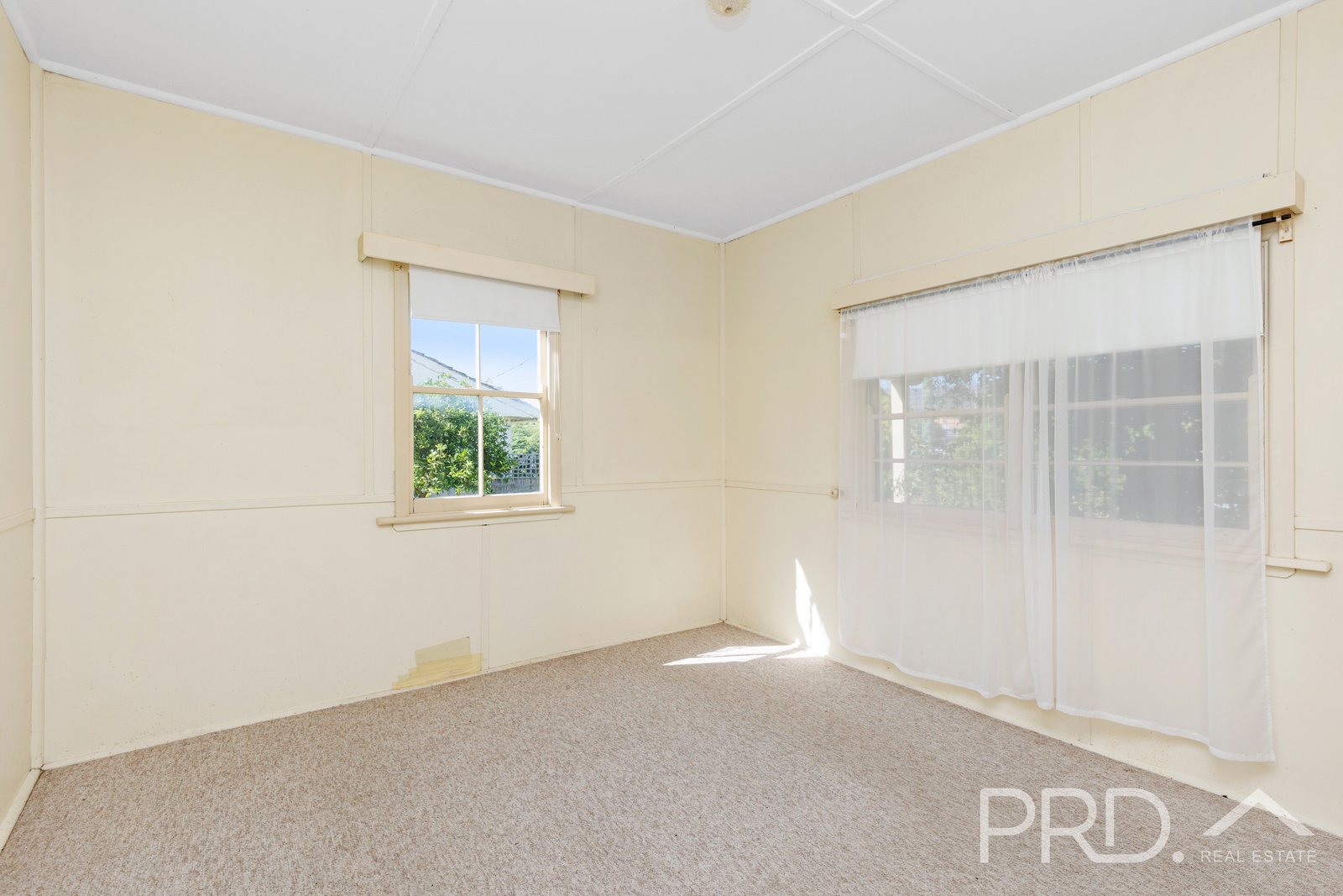 178 Capper Street TUMUT 8