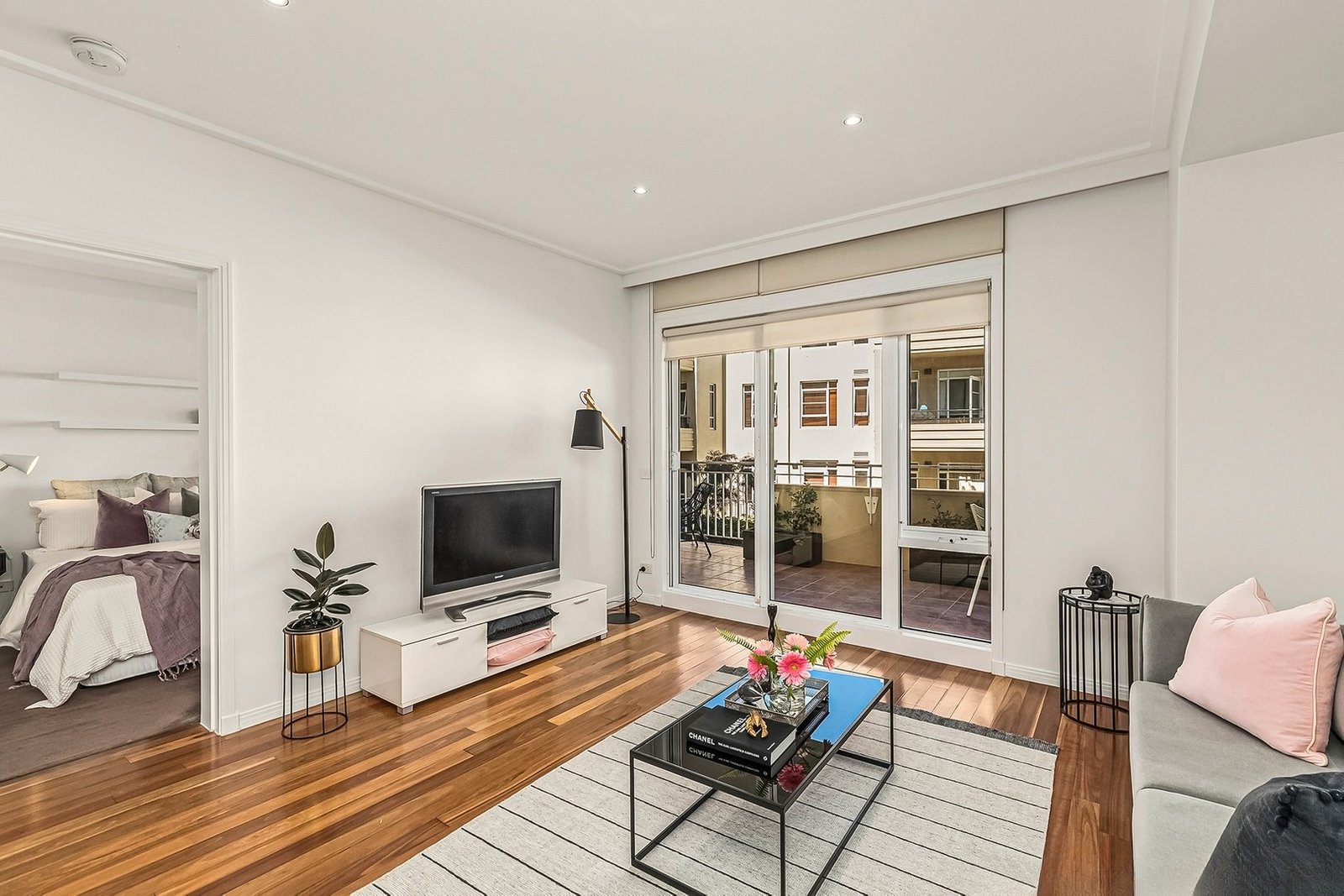 Gallery: 17/8 Graham Street