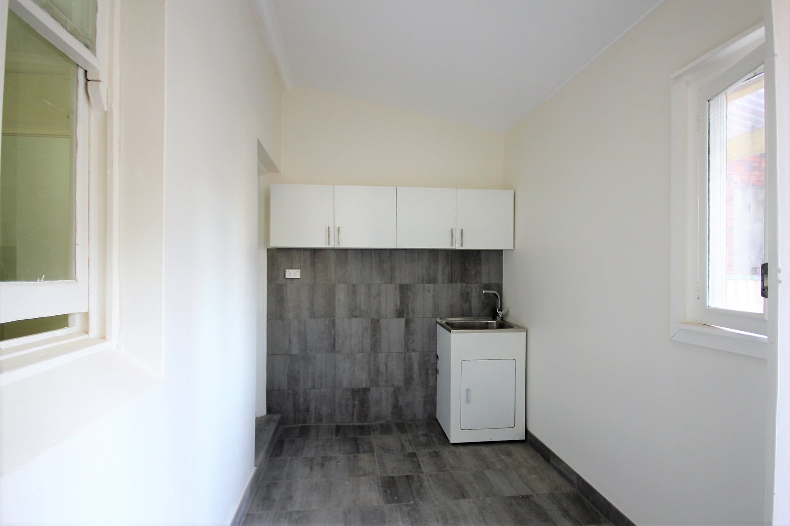 178 Harrow Road KOGARAH 7