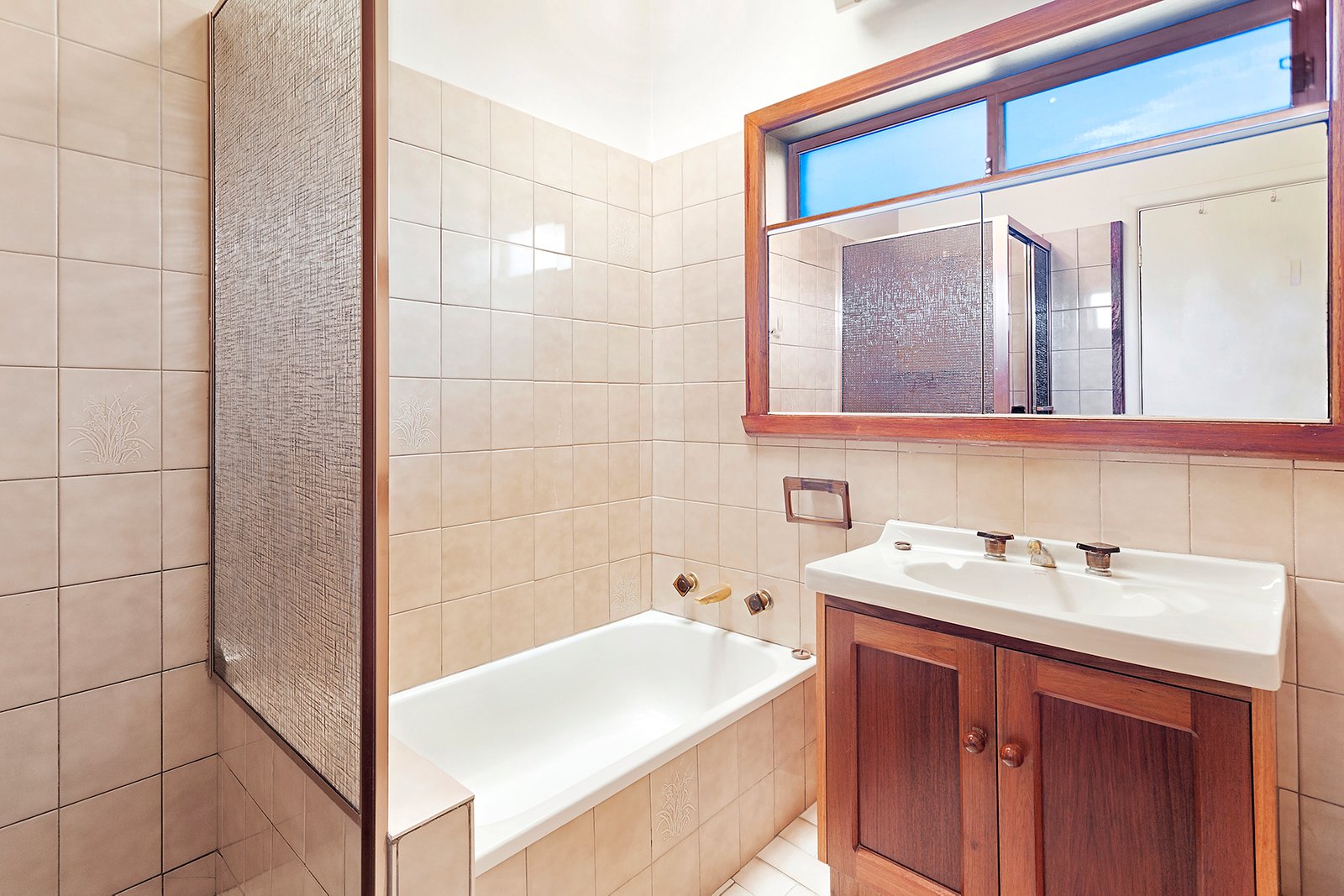 Gallery: 178 Ludstone Street