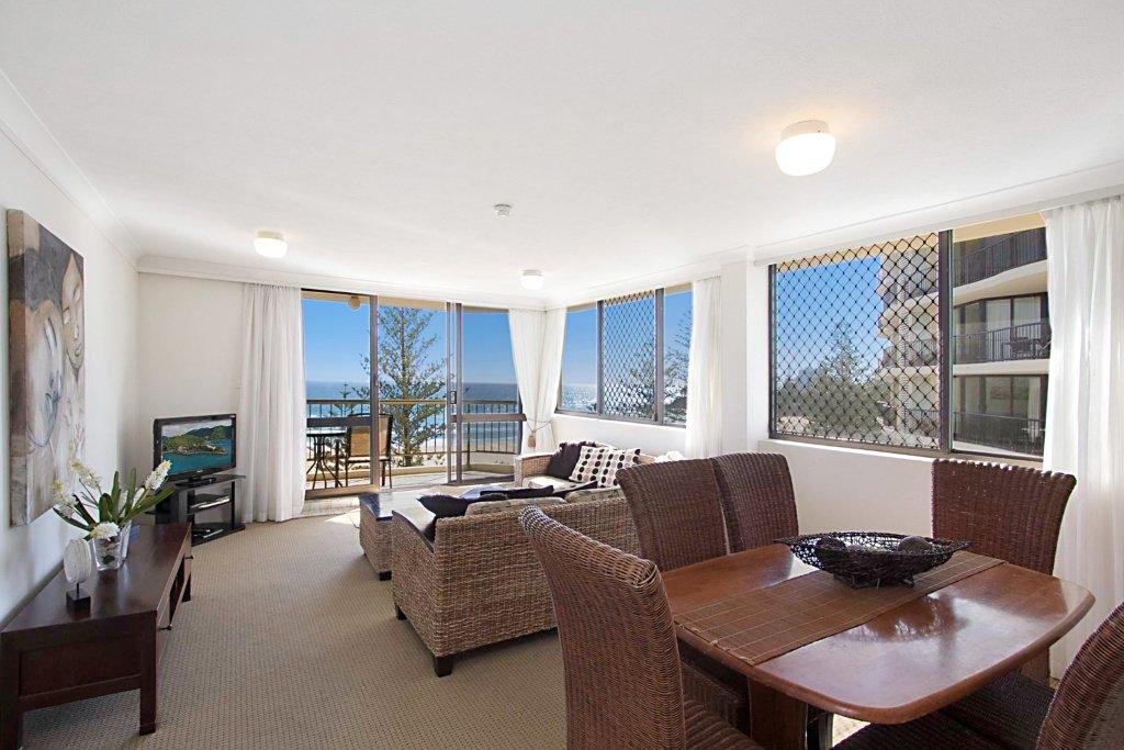 17/82 Marine Parade COOLANGATTA 2