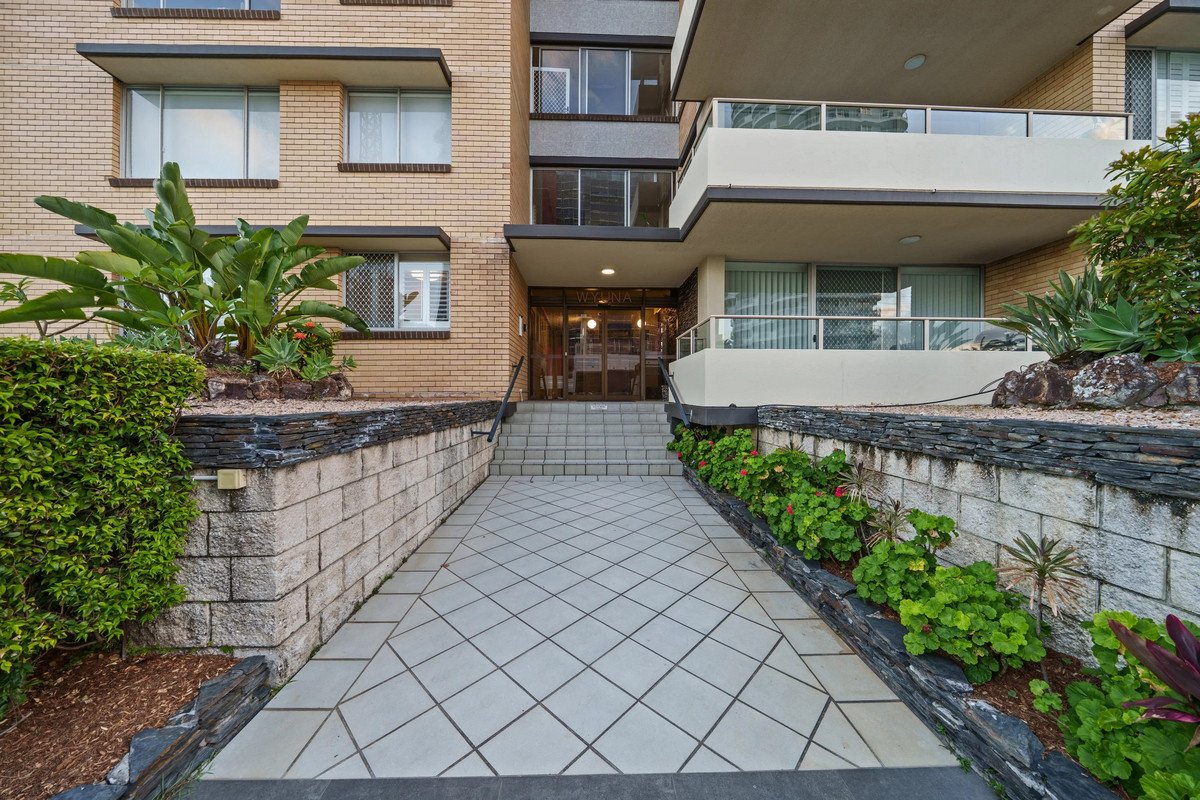 17/82 The Esplanade Burleigh Heads 13