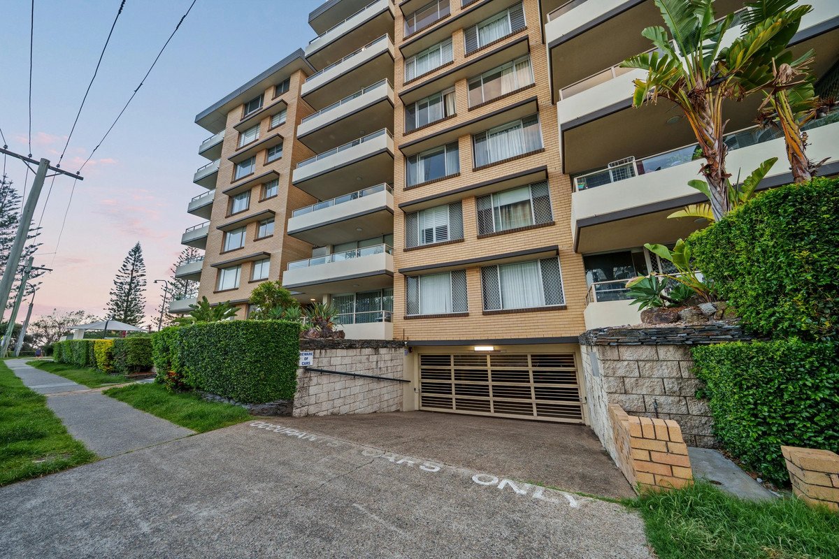 17/82 The Esplanade Burleigh Heads 14