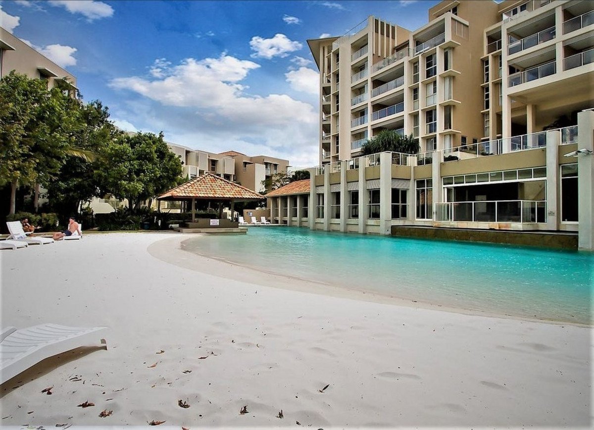 178/251 Varsity Parade Varsity Lakes 11