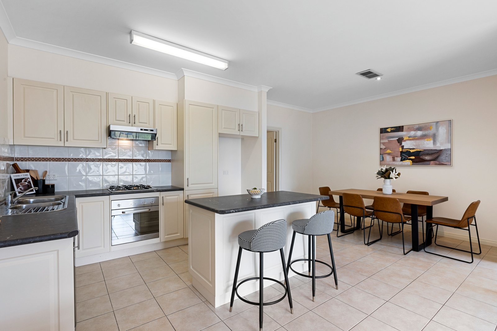 Gallery: 17/84 Heatherton Rd Service Road