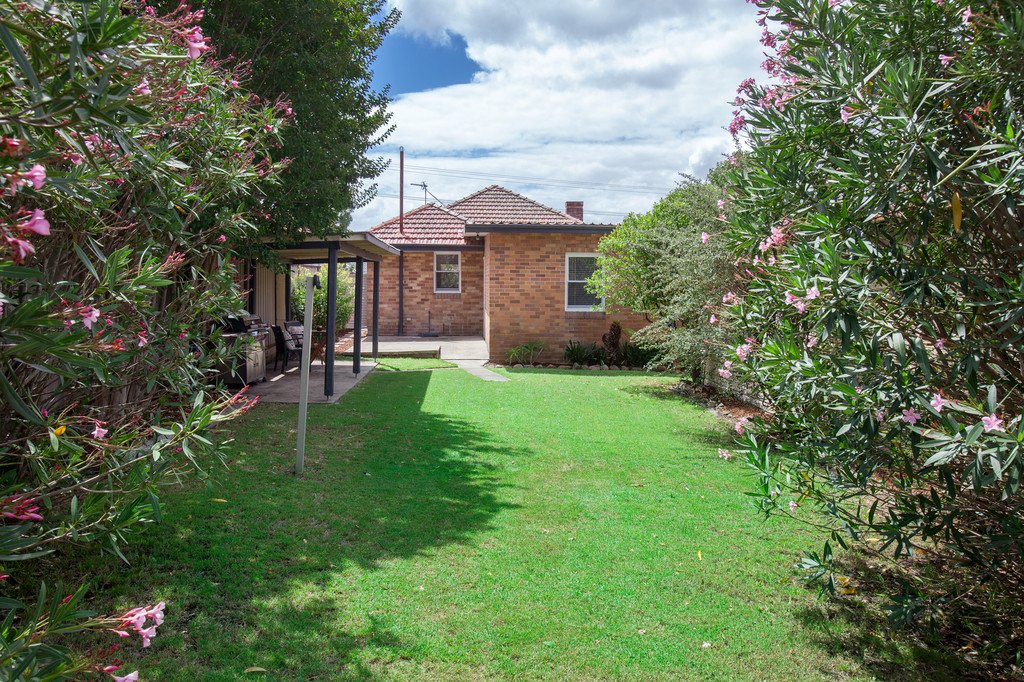 178A High Street EAST MAITLAND 23