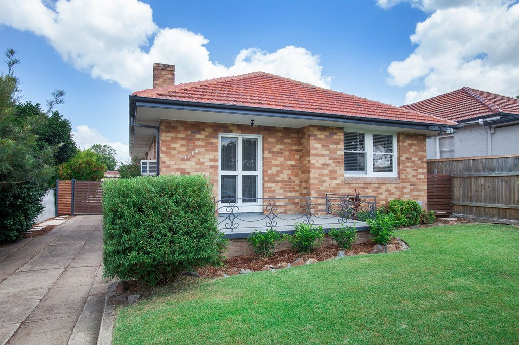 178a High Street EAST MAITLAND 1