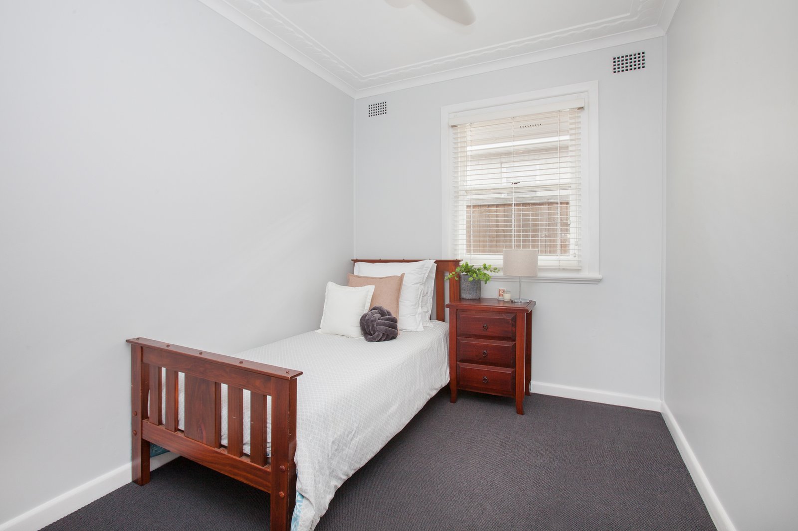 178A High Street EAST MAITLAND 14