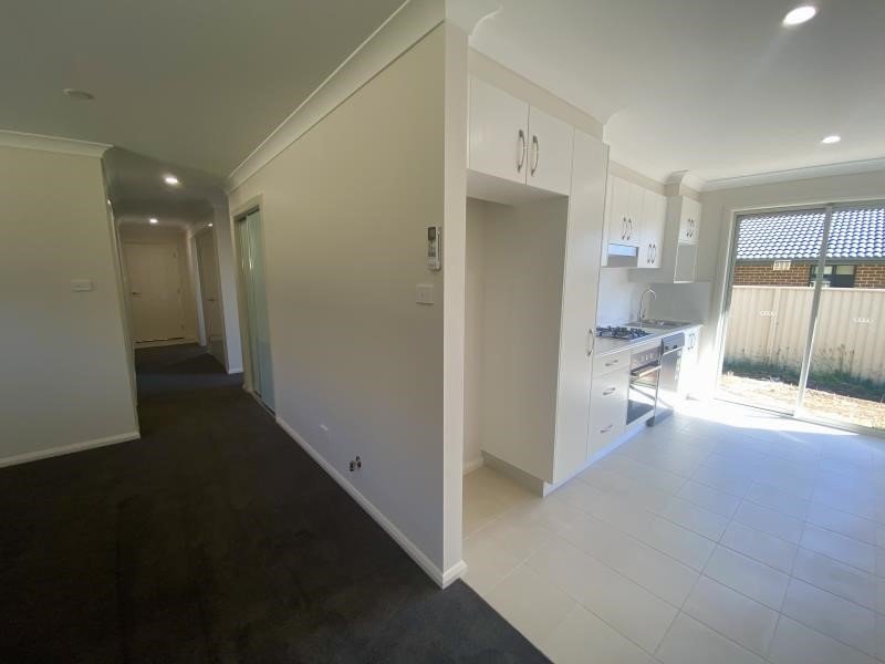 1/79 Kenny Drive TAMWORTH 4