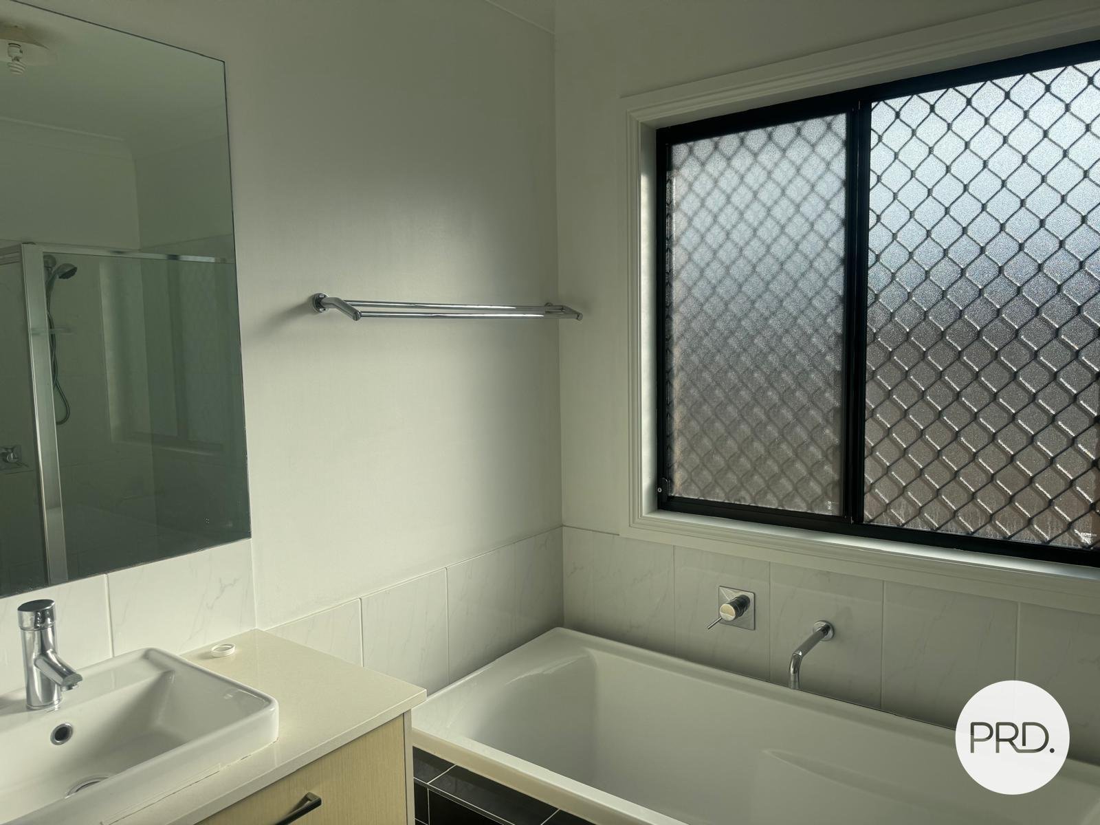 17A Benham Road MINTO 7