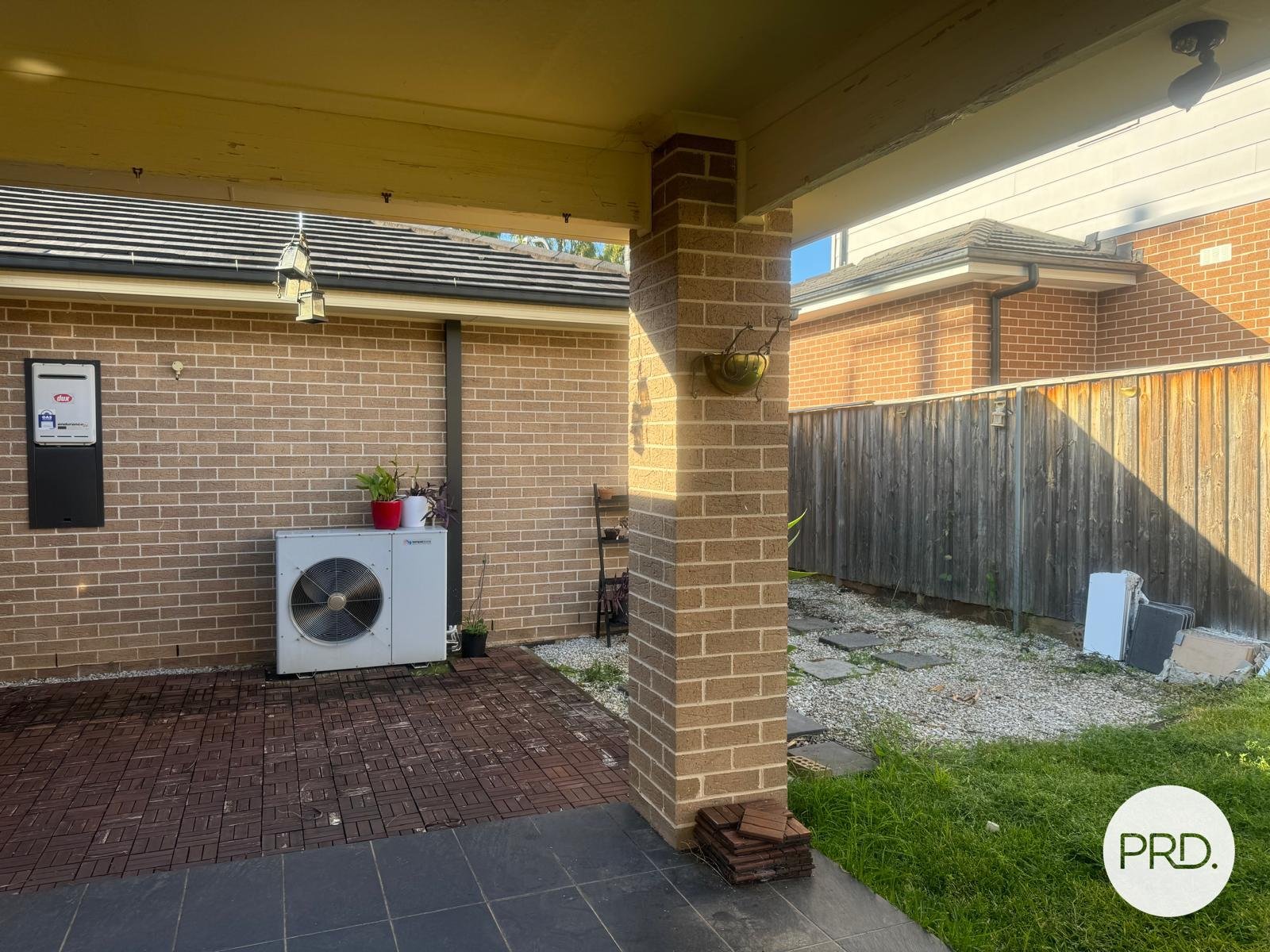 17A Benham Road MINTO 9