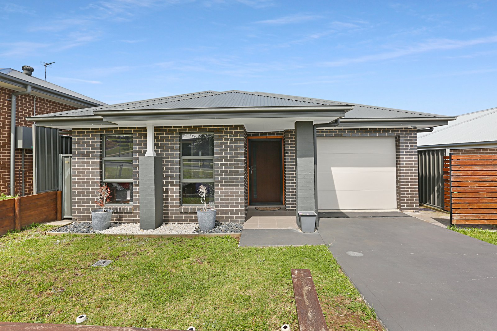 17a Brooks Reach Road HORSLEY 1