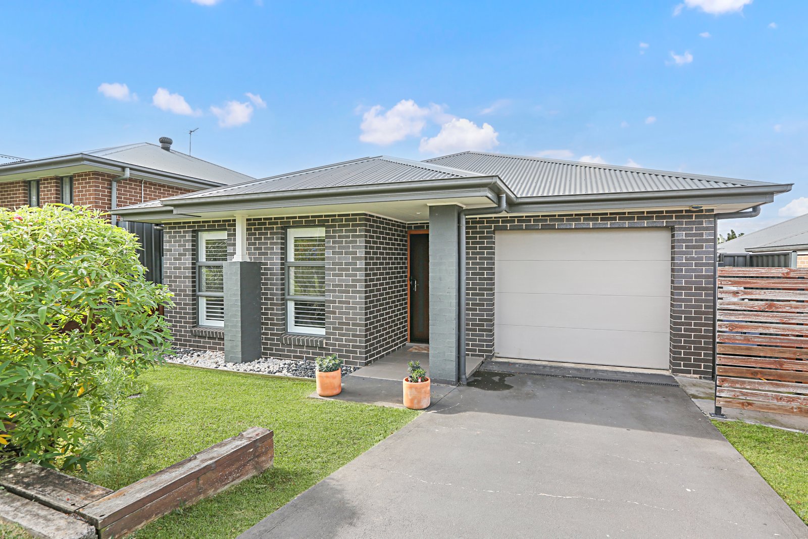 17a Brooks Reach Road HORSLEY 1