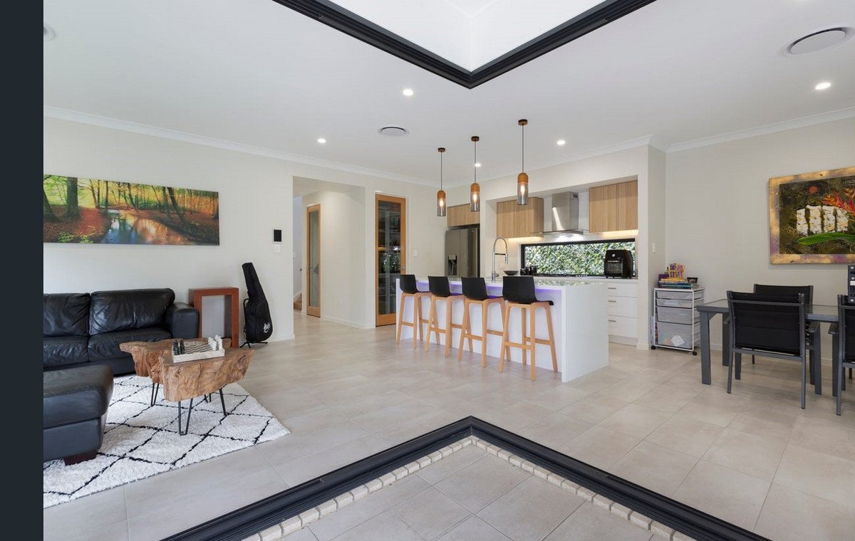 1/7a Canara Street Benowa 5