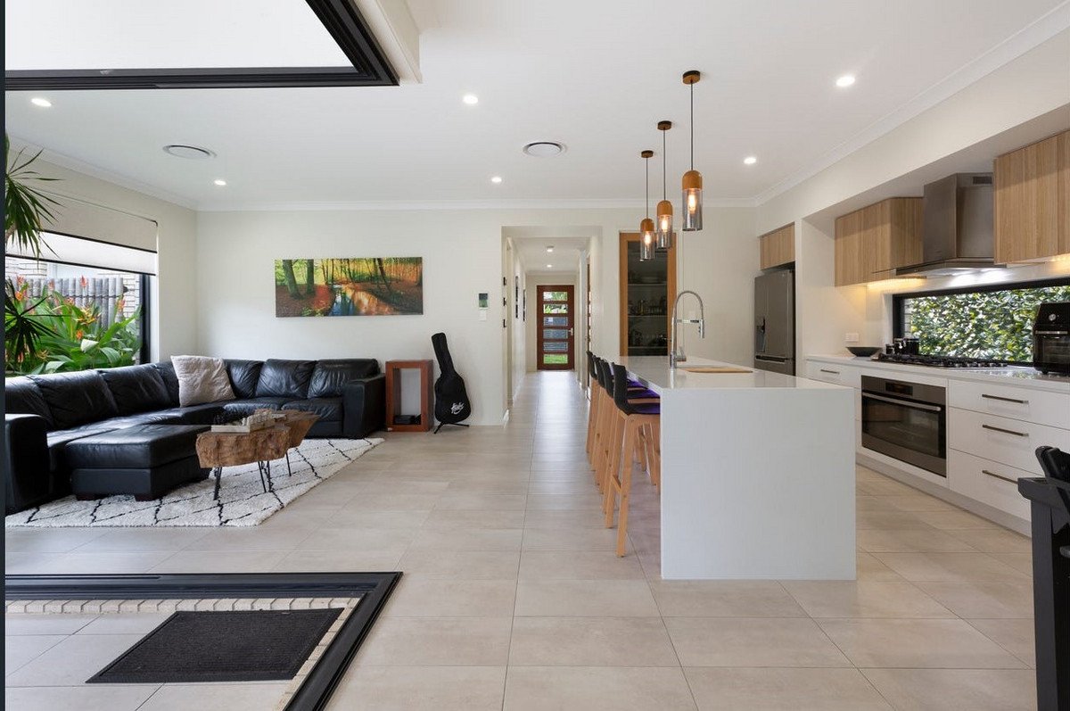 1/7a Canara Street Benowa 8