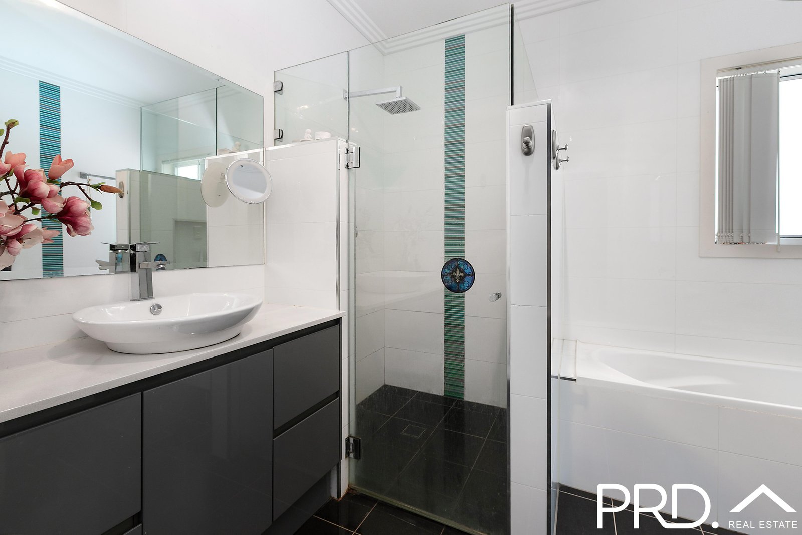 17a Edinburgh Drive REVESBY HEIGHTS 6