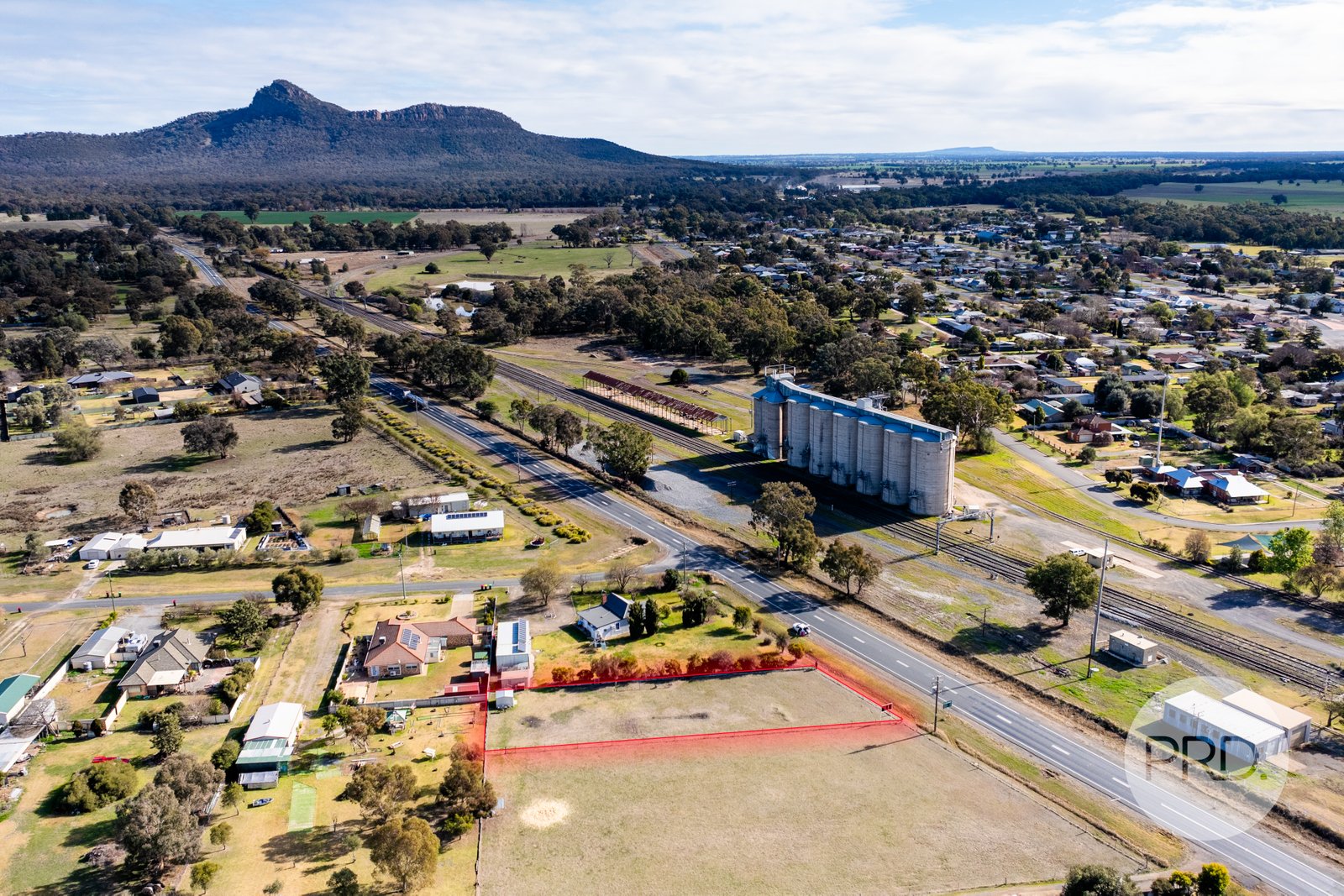 17A Railway Street THE ROCK 3