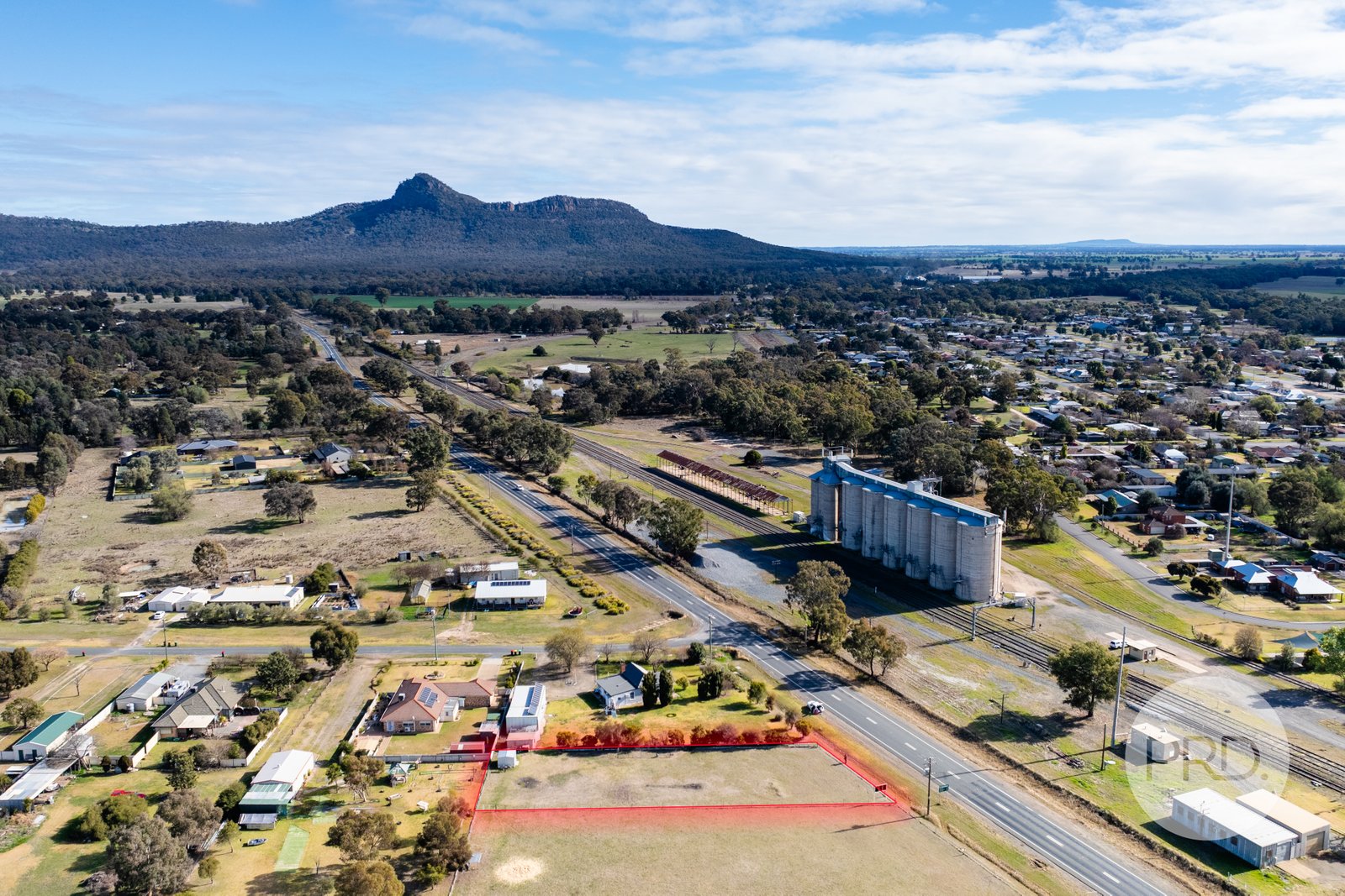 17A Railway Street THE ROCK 9