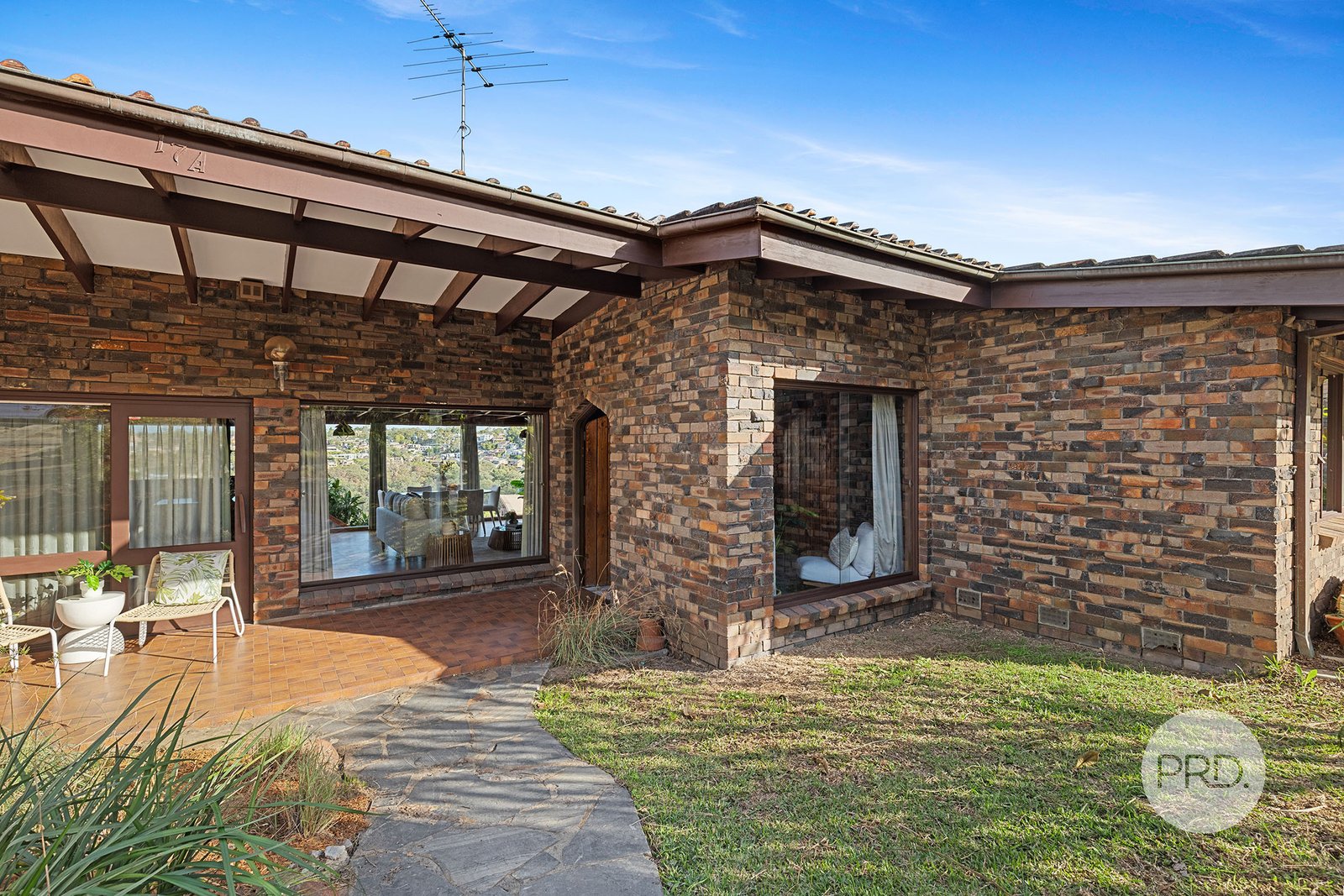 17A Woodlands Avenue LUGARNO 1