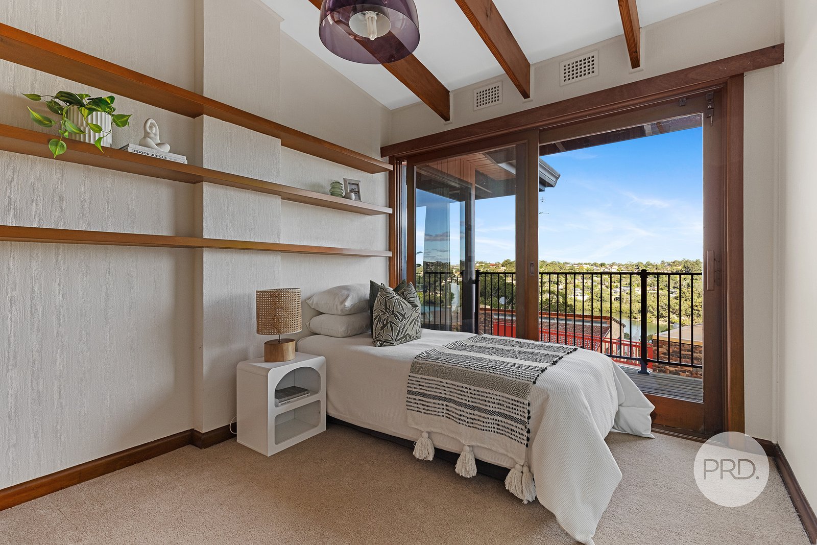 17A Woodlands Avenue LUGARNO 13
