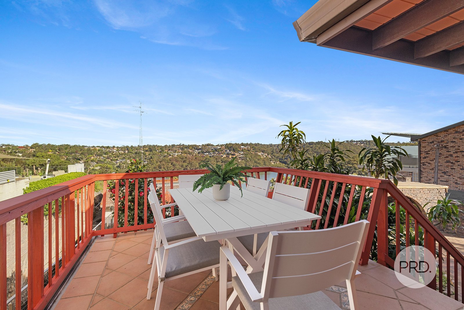17A Woodlands Avenue LUGARNO 16