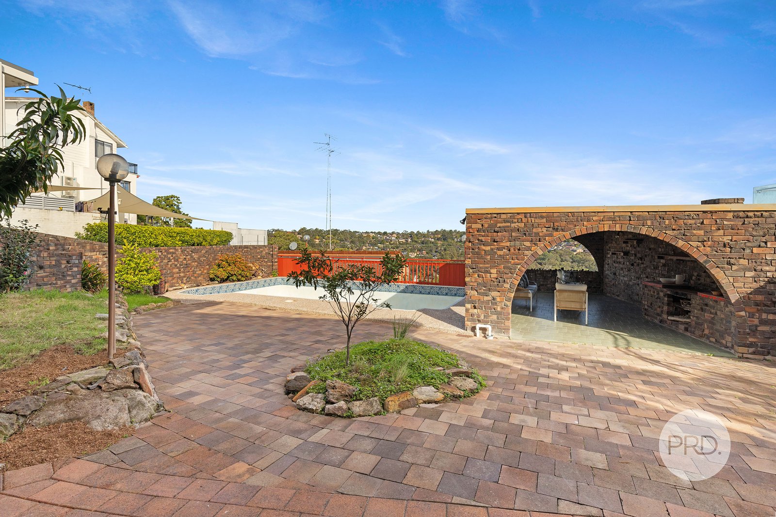 17A Woodlands Avenue LUGARNO 18