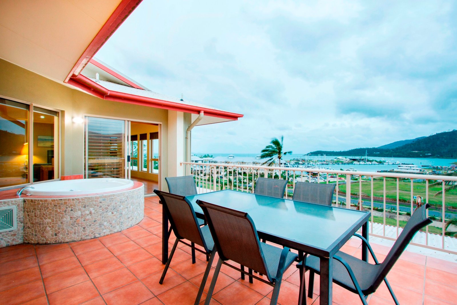 17A&B/14 Hermitage Drive AIRLIE BEACH 4