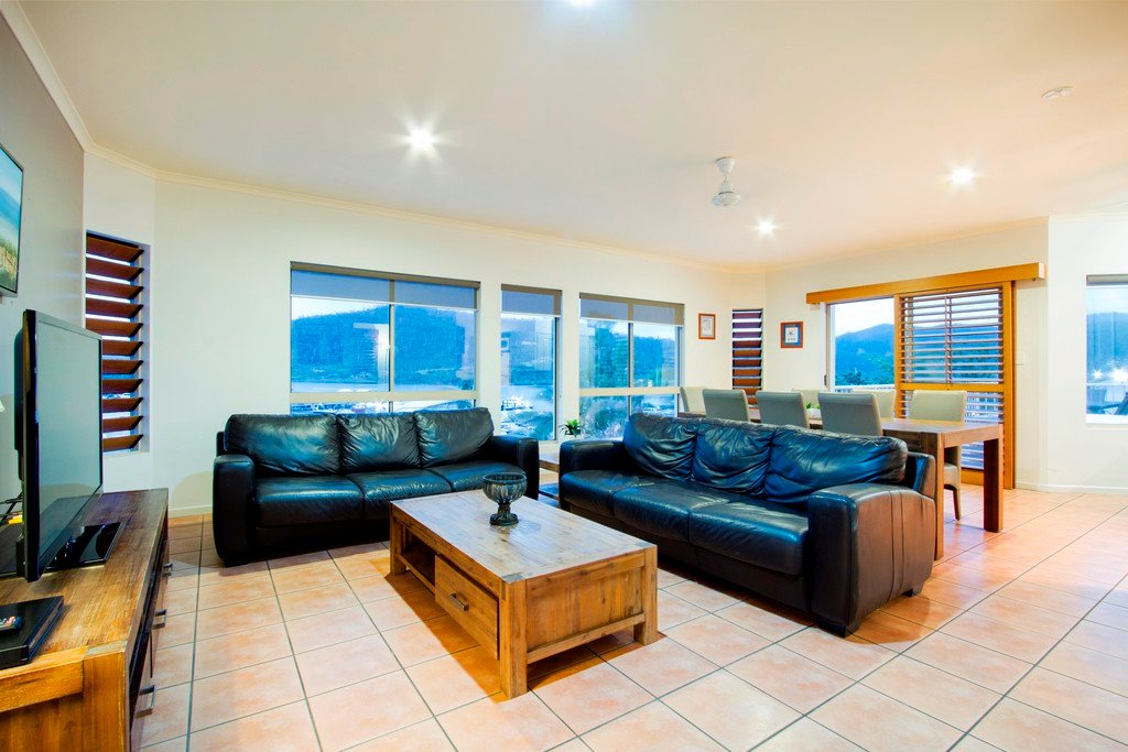 17A&B/14 Hermitage Drive AIRLIE BEACH 13