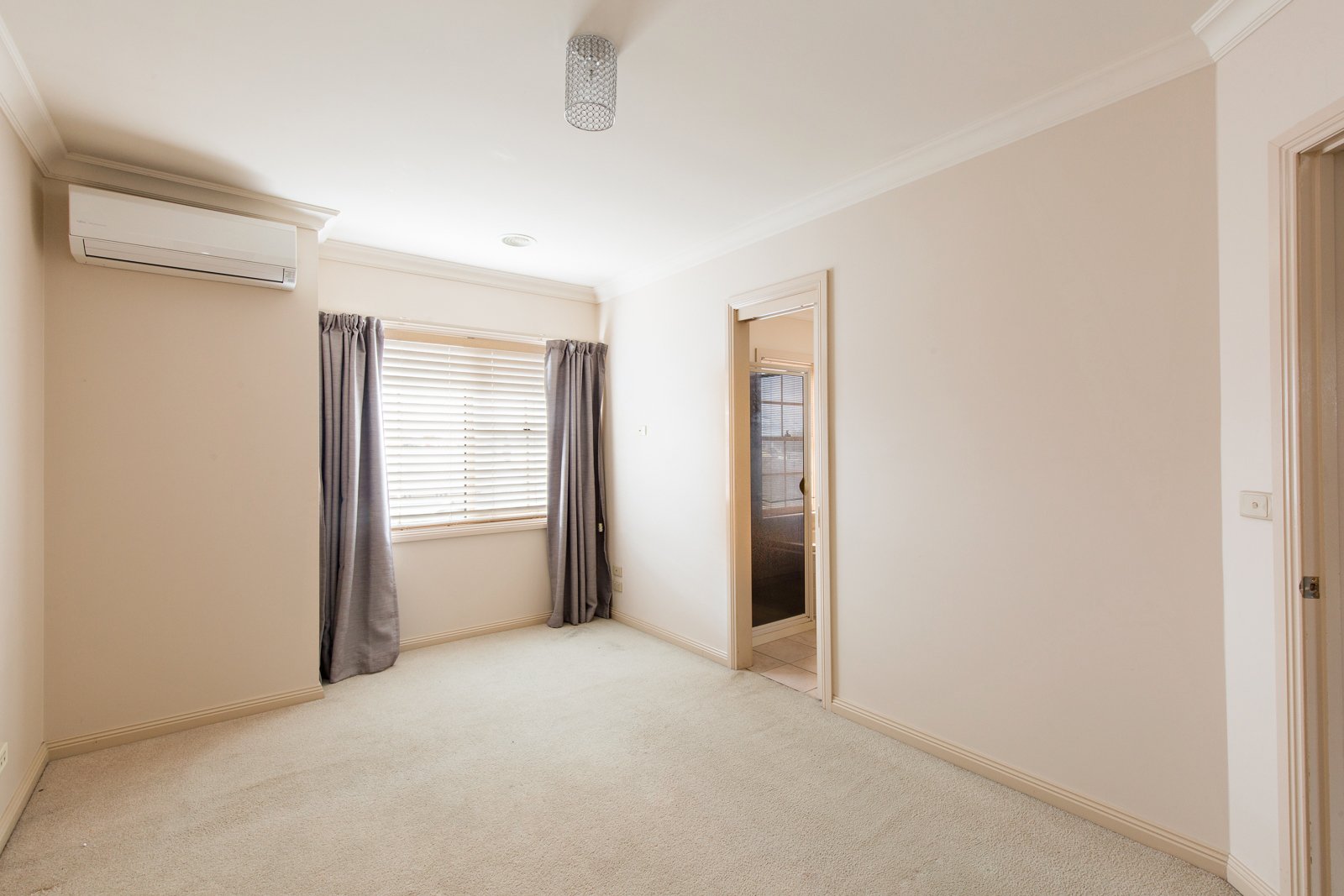 Gallery: 17B Lake Street