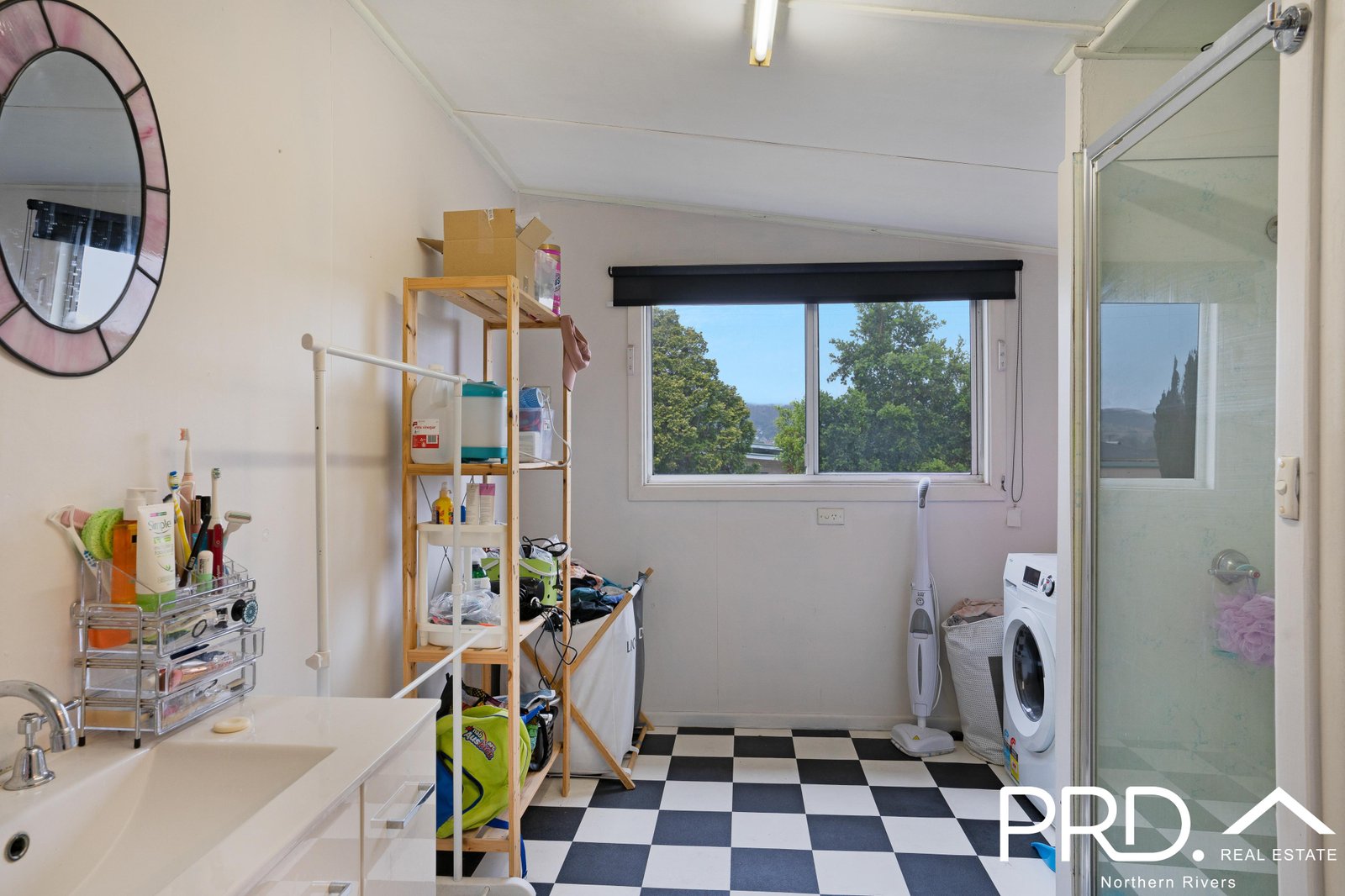 17B Saville Street GENEVA 8