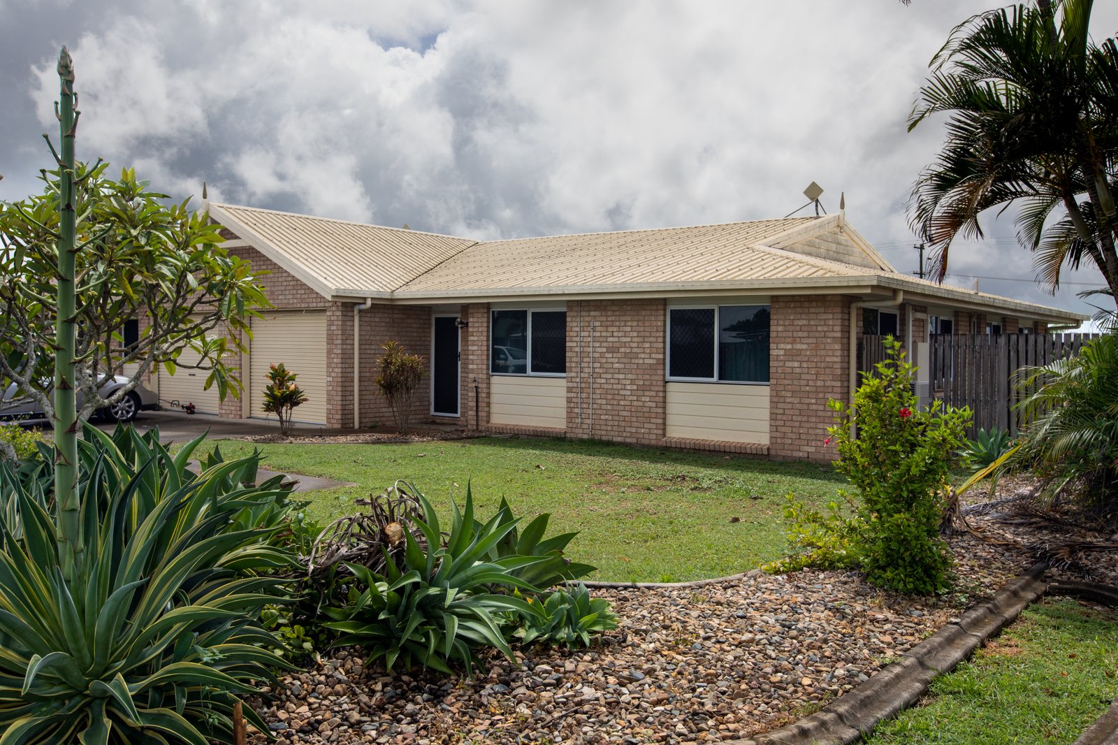 1/8-10 Gardenia Street PROSERPINE 1
