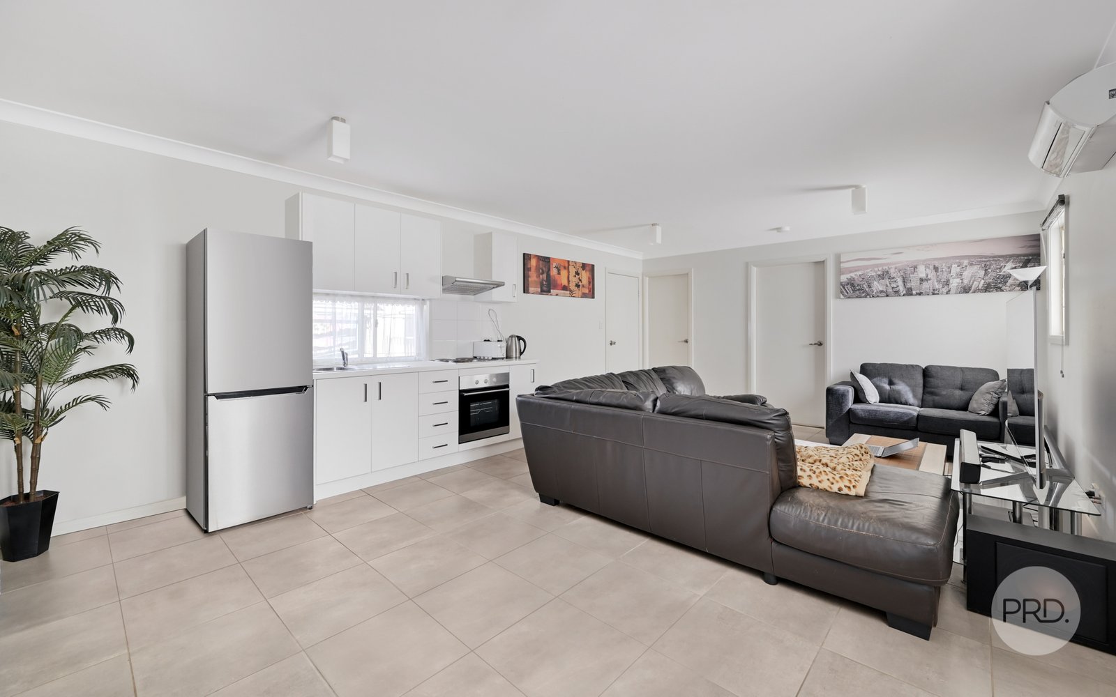 18 & 18A Banool Avenue SOUTH PENRITH 8