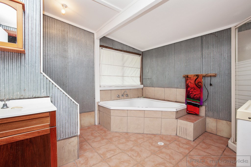 18-20 Portland Street HORSESHOE BEND 9