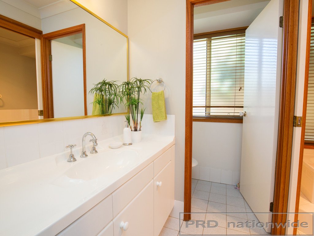 18 Adam Avenue RUTHERFORD 16