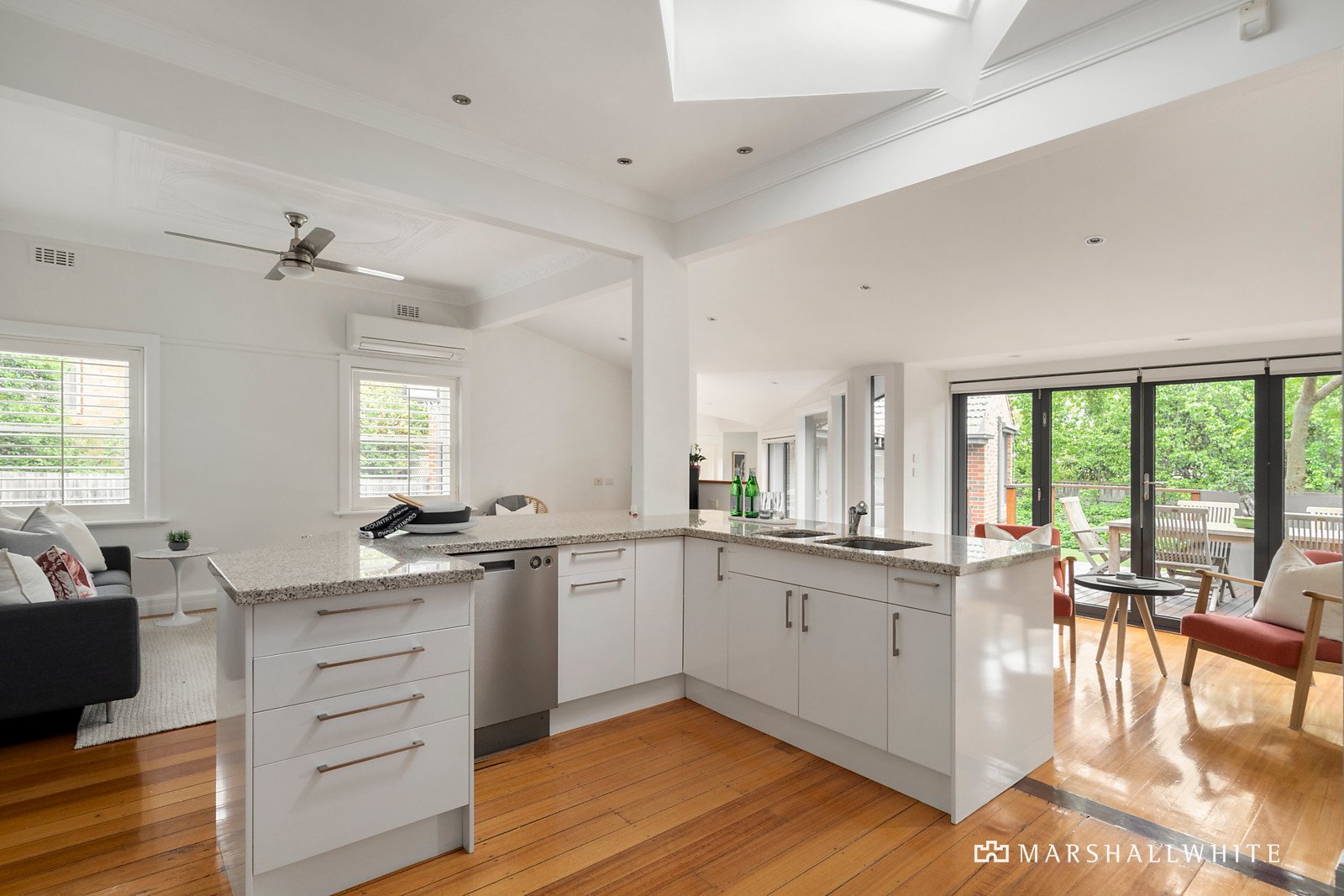 18 Aisbett Avenue, Camberwell, VIC