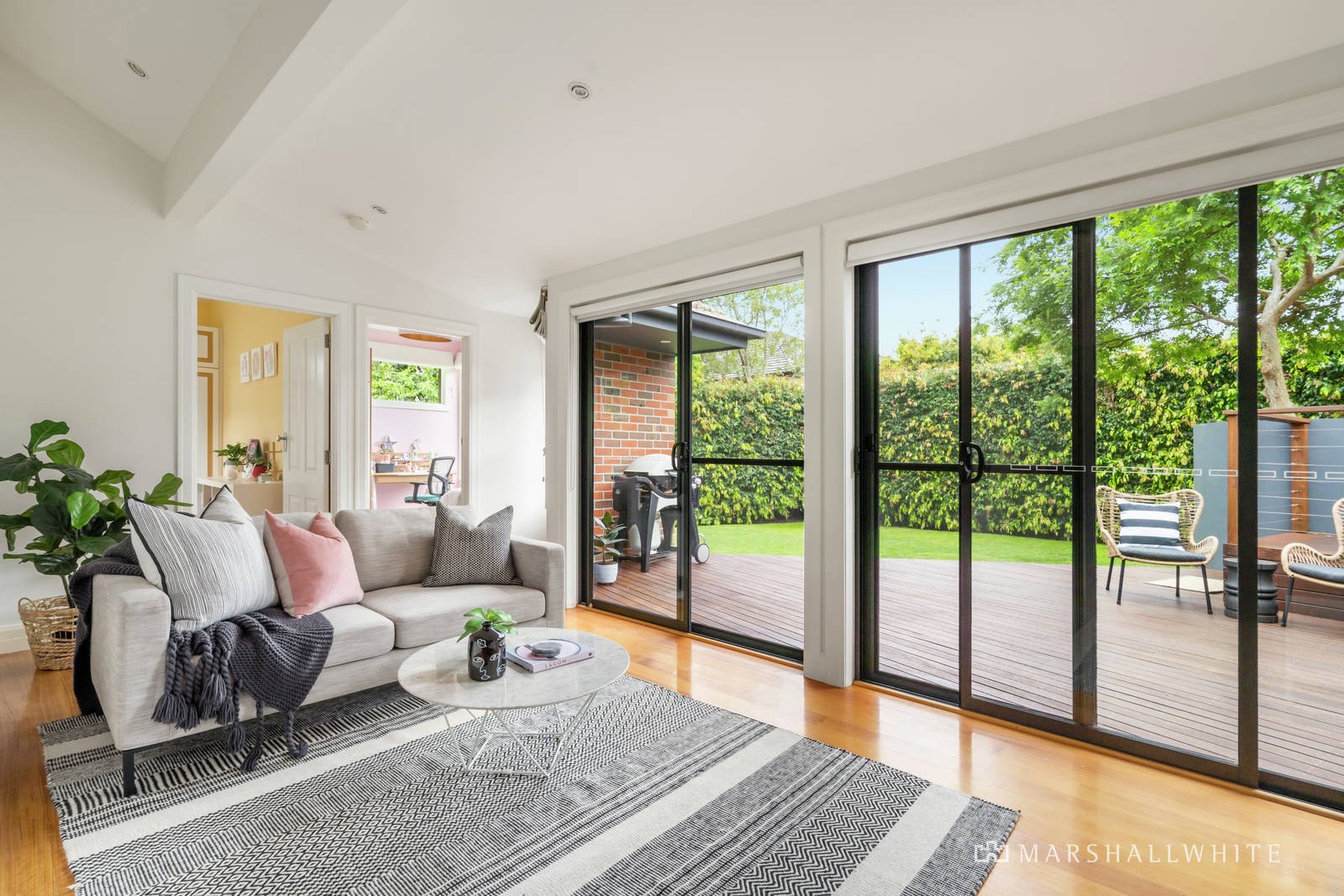 18 Aisbett Avenue, Camberwell, VIC