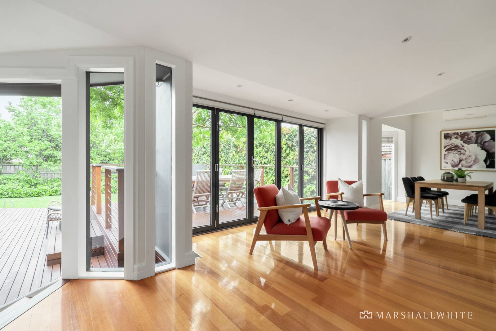 18 Aisbett Avenue, Camberwell, VIC