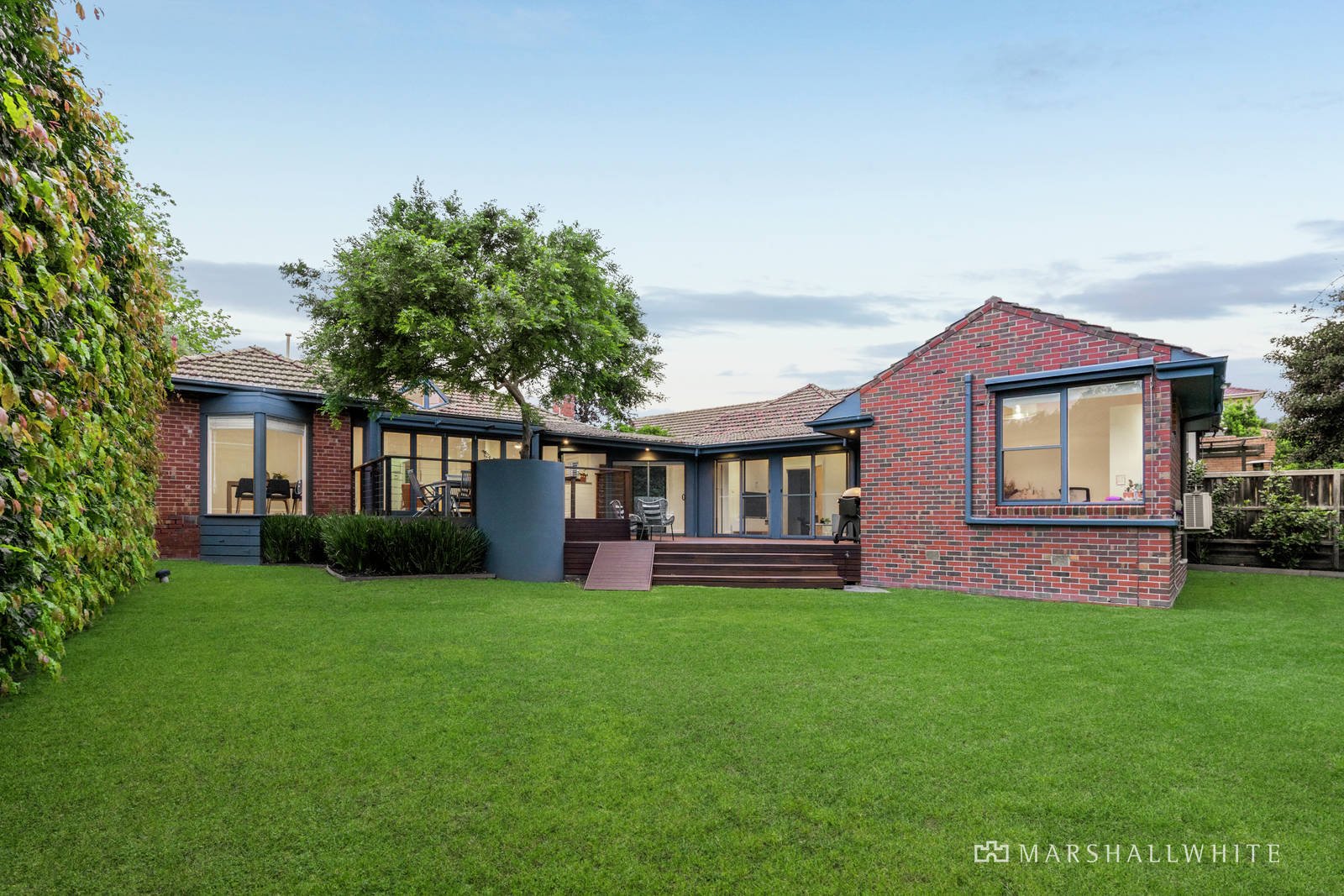 18 Aisbett Avenue, Camberwell, VIC