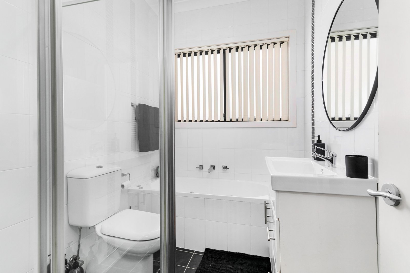 18 Albert Street REVESBY 8