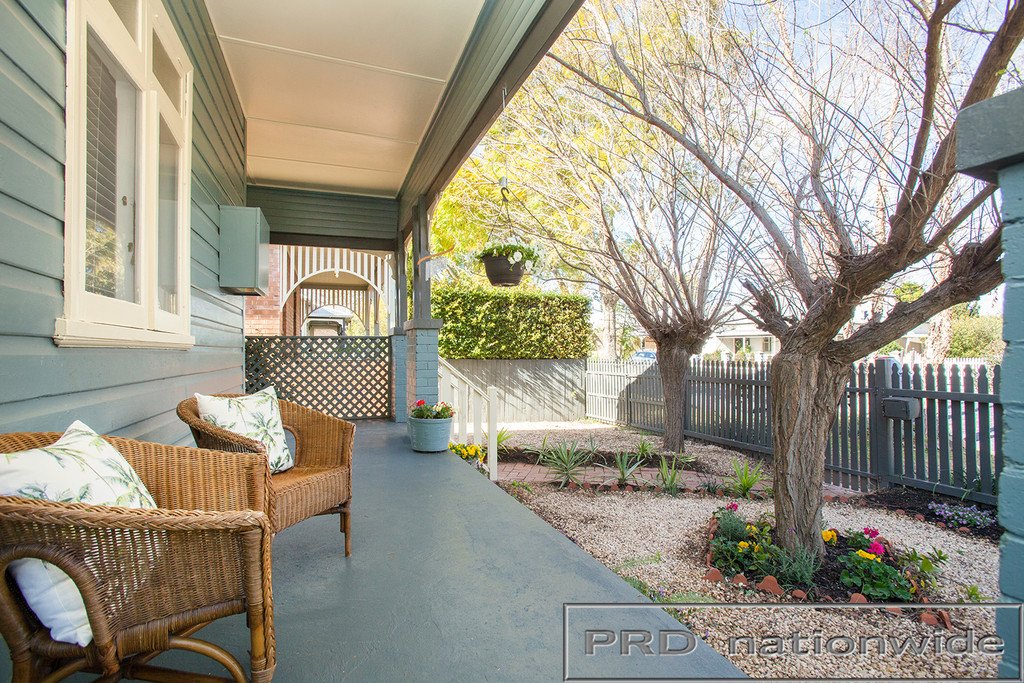 18 Allan Street LORN 2