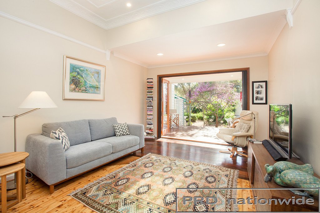 18 Allan Street LORN 5