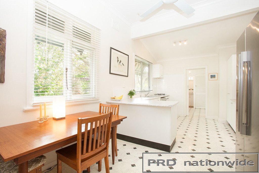 18 Allan Street LORN 8