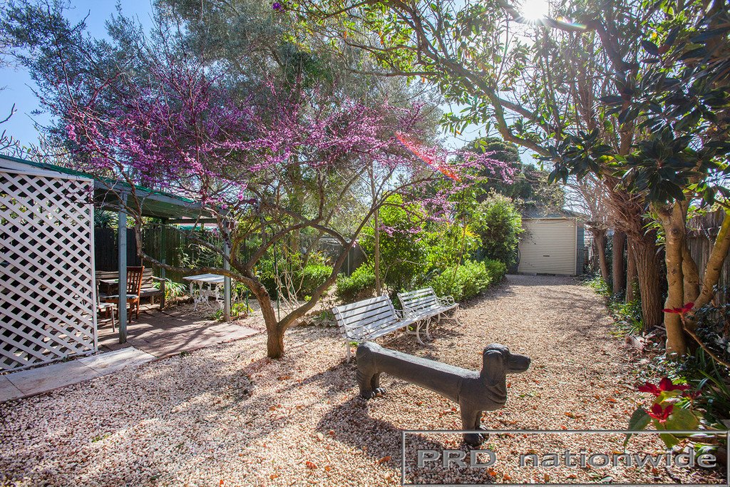 18 Allan Street LORN 13